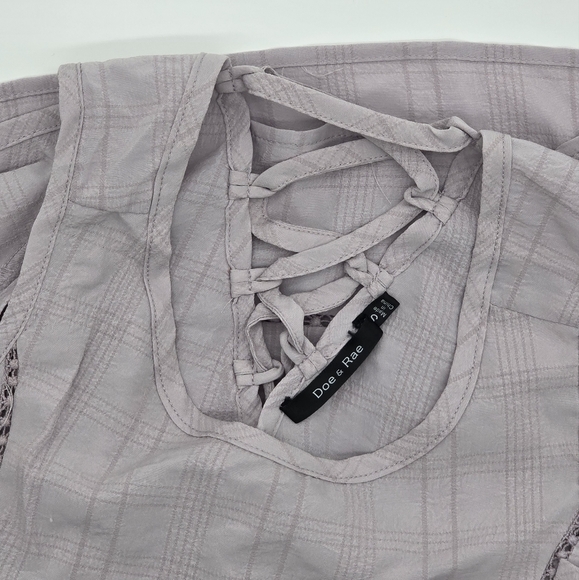 Doe & Rae Flowy Blouse - Picture 2 of 3